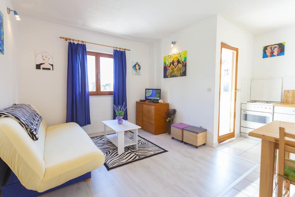 Meri Apartments - Puharic Makarska Oda fotoğraf