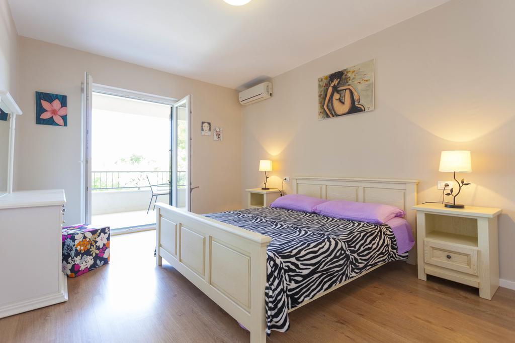 Meri Apartments - Puharic Makarska Oda fotoğraf